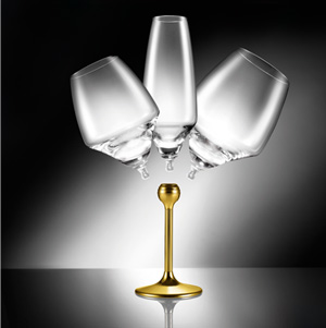 Noile cupe sunt fabricate din sticlă cristalină, un aliaj de cristal superior, ecologic, rezistent la depunerile de calcar.