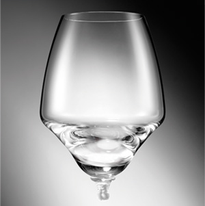 Cupa de cristal se ataşează bazei din oţel inoxidabil cu un simplu clic, datorită mecanismului complex de prindere, patentat în întreaga lume de Zepter.