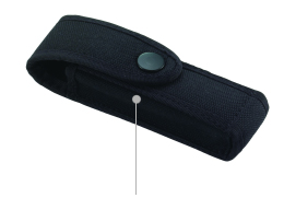 Include o husă fabricată dintr-un material rezistent, impermeabilă